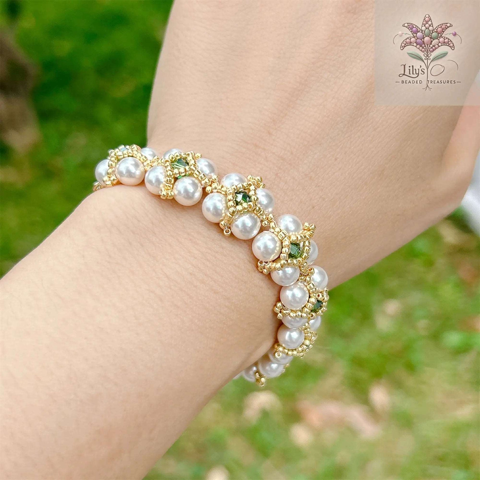 Handmade Beaded Bracelet With Crystal Pearls And Green Bicone Beads